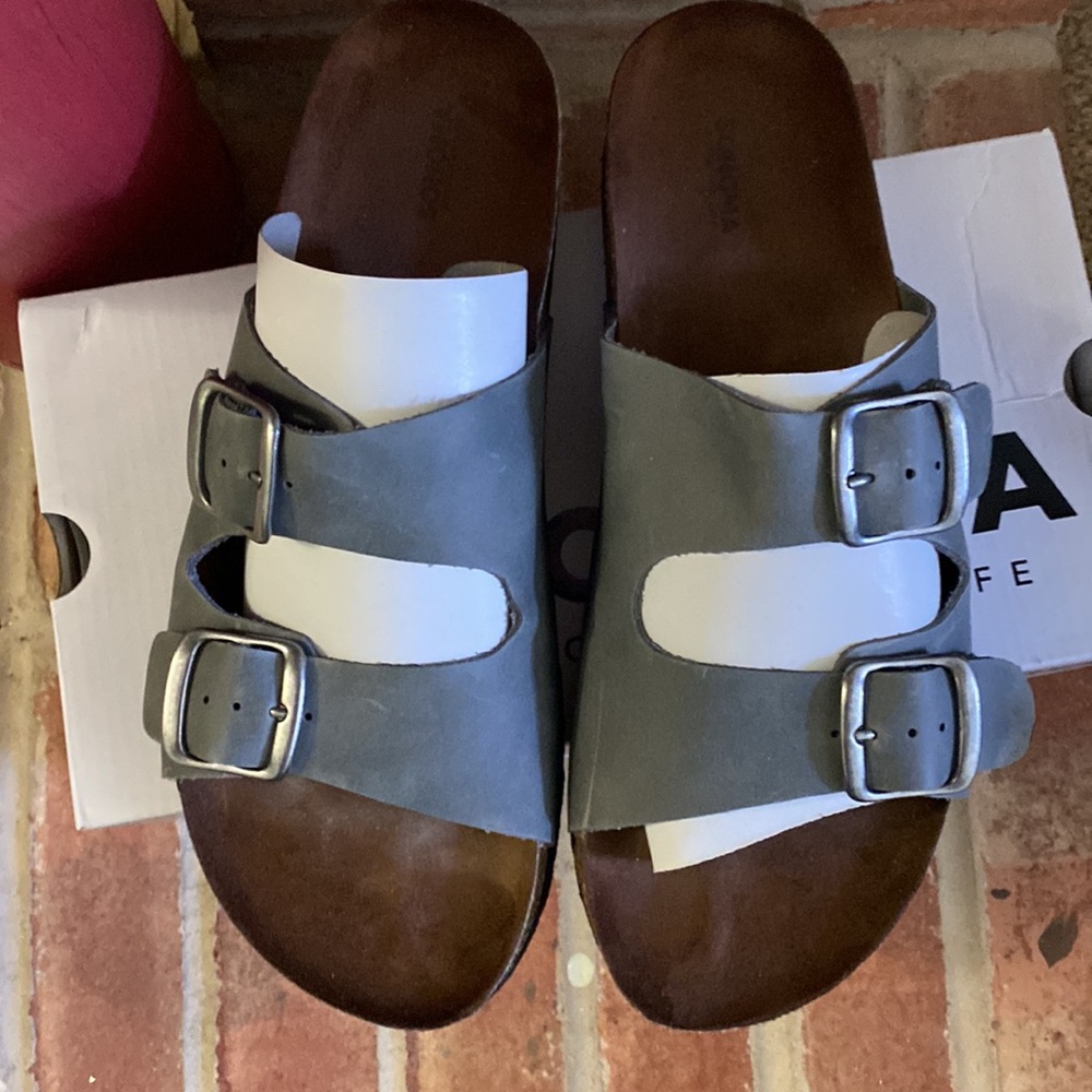 Sonoma Artwork Leather Buckle Sandals
